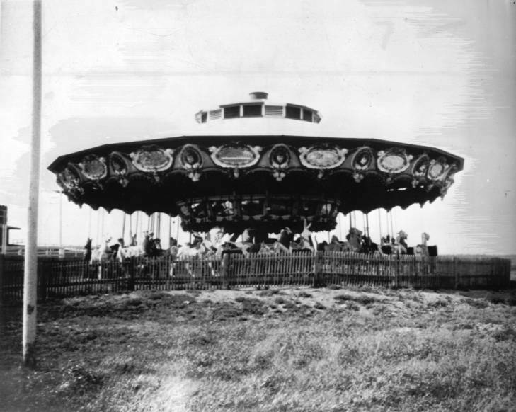 West Philadelphia Collaborative History - Woodside Park's Dentzel Carousel